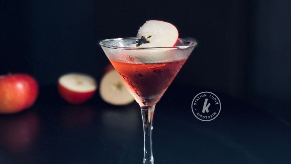 Cocktail rouge au pomme